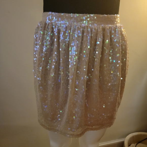 BCBGeneration Sequin Mini Skirt NWT - Picture 3 of 8